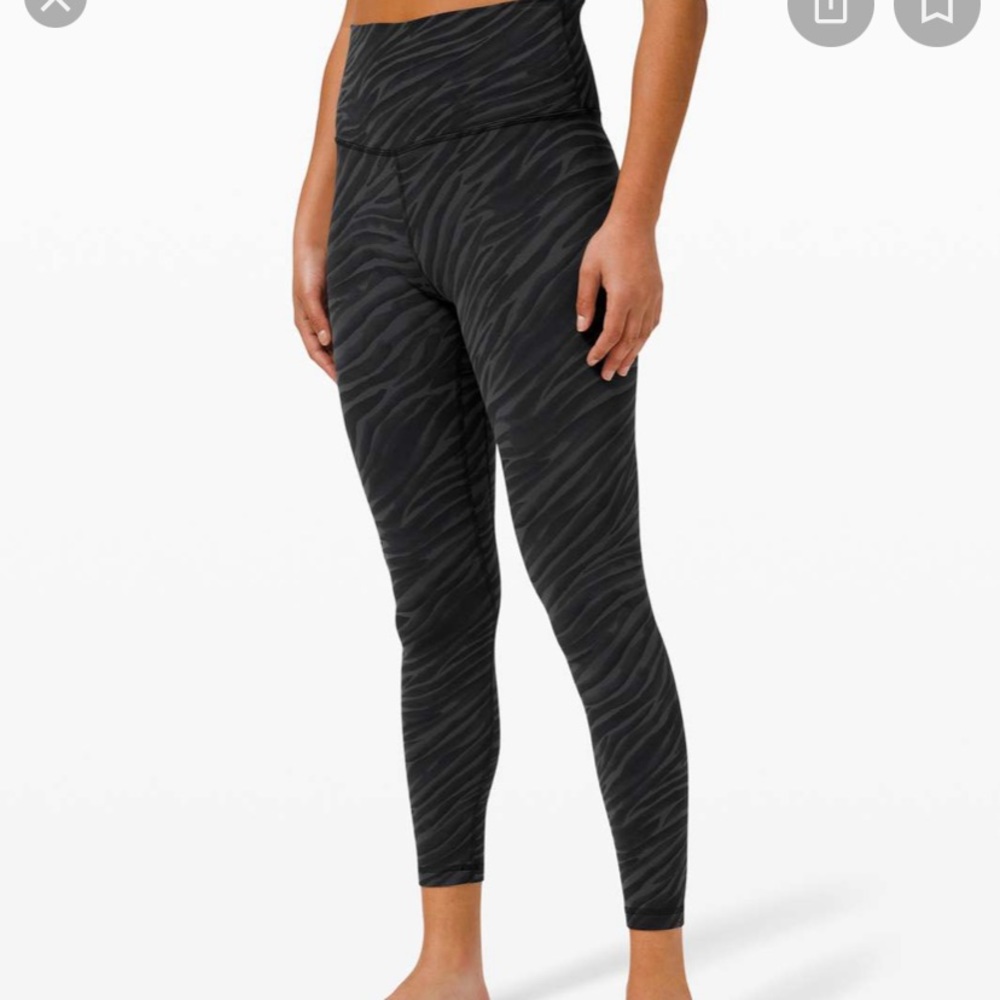Lululemon Zebra tight 25”